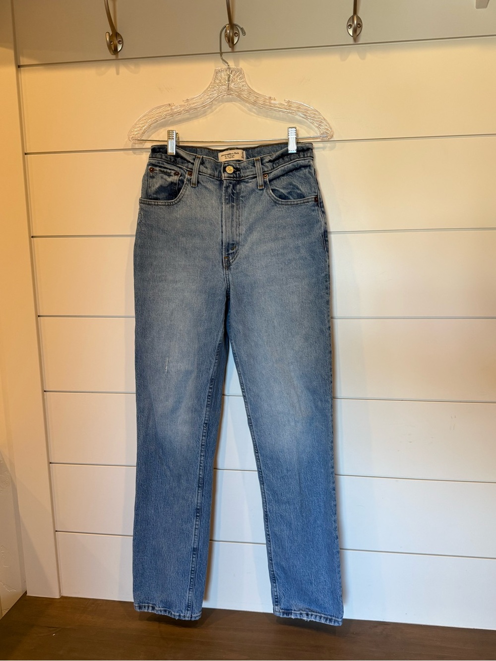 Abercrombie and Fitch 90s Straight Ultra High Rise Size 27/4R - Picture 3 of 8